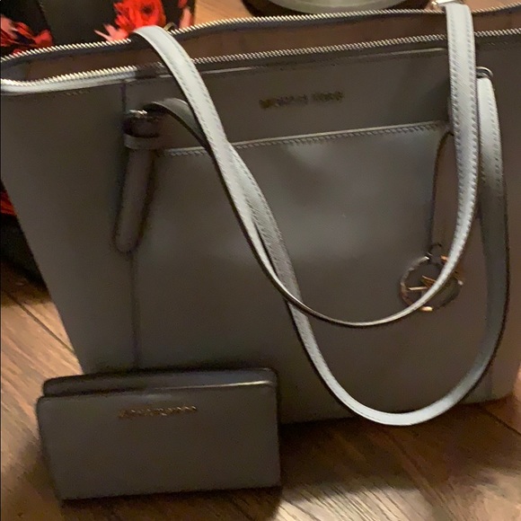 Michael kora purse and wallet - Picture 1 of 1